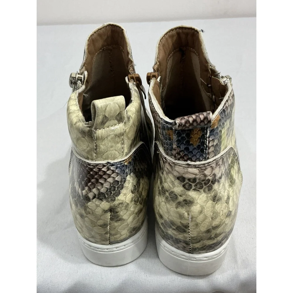 Womans Rouge Rose Snake Print Size 9 Hidden Wedge Sneaker Booties